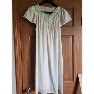 Vintage Shadow Line Nightgown Lace Trim Cream Ivory Embroidered Sz Medium